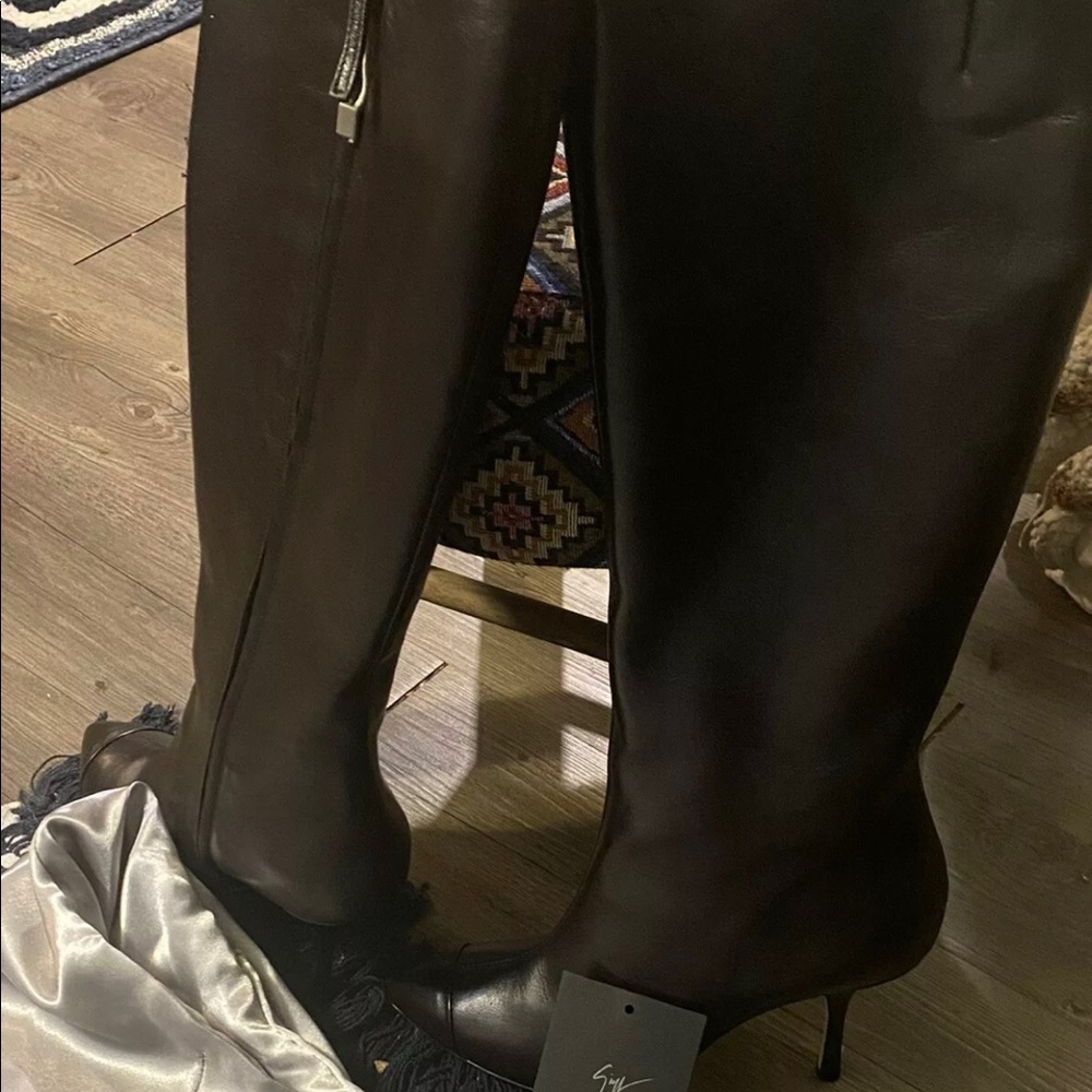 New with box Giuseppe Calf boots